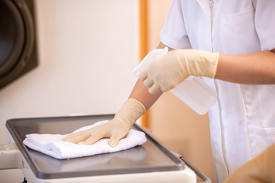 清潔な院内環境と徹底した衛生管理